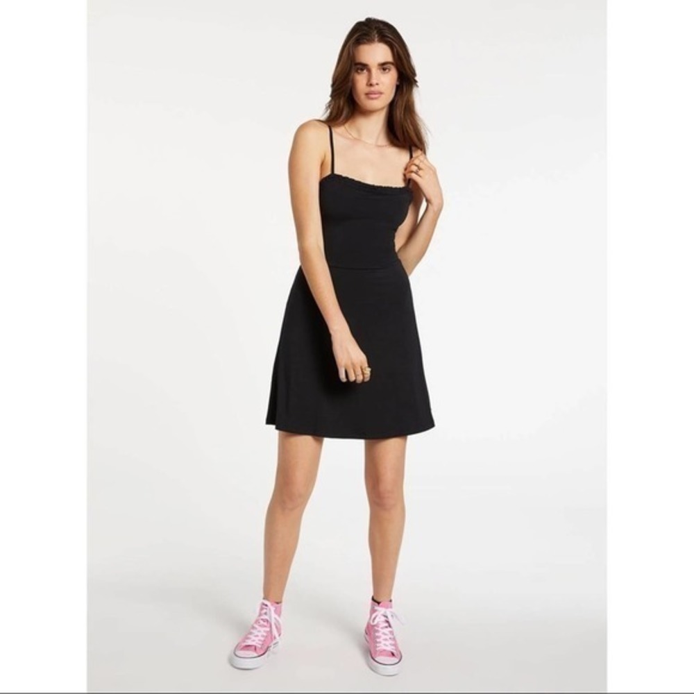 ☀️Volcom Black Mini Sundress Ruffle Front☀️ - Picture 2 of 6